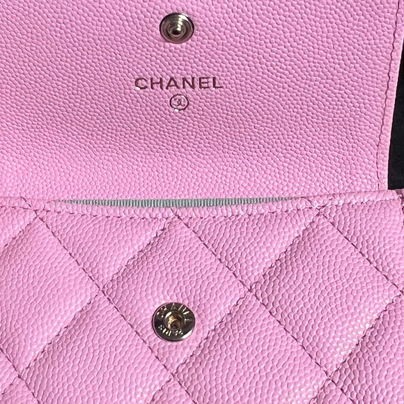 SOLD❌CHANEL 23P XL Flap Card Holder - Picture 8 of 14